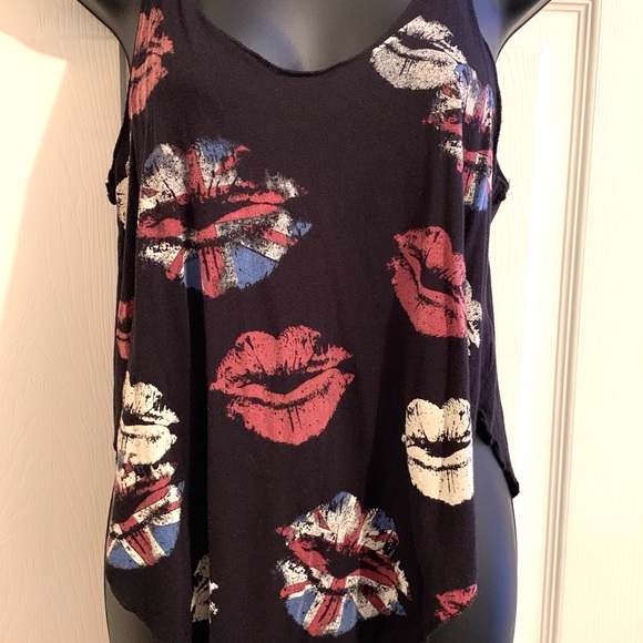 Lips Razorback Tank Top - Picture 2 of 5